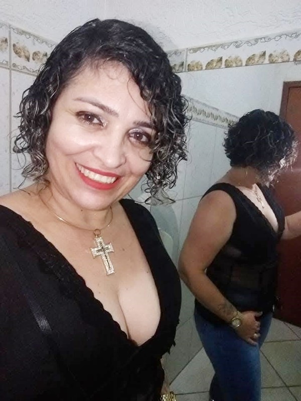 Foto 1 do Conto erotico: pra vender o imovel tem que levar no cu parte 1 biografia da corretora