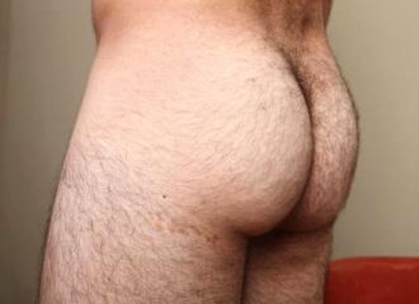 Foto 2 do Conto erotico: Enrrabei meu amigo homofobico no hotel (1)