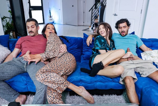 Foto 4 do Conto erotico: Fodes uma Besuga (mulher bonita-Micaelense) levas duas