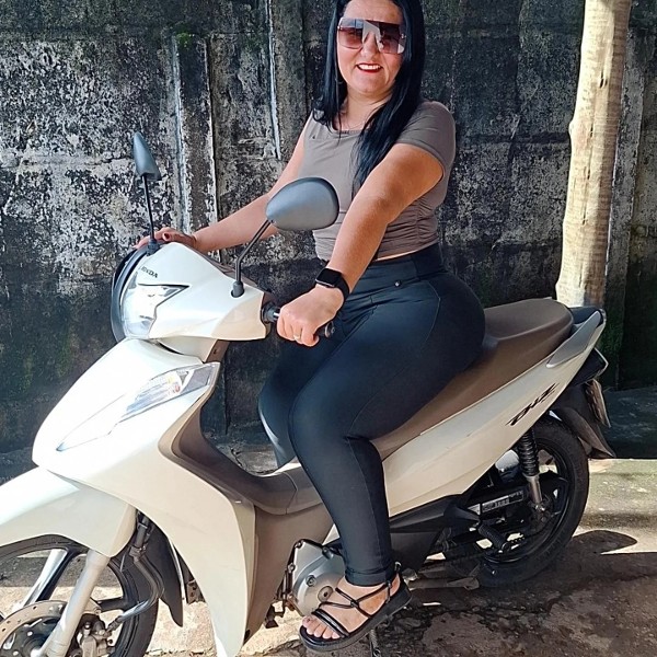 Foto 1 do Conto erotico: comprando uma biz para esposa do meu funcionario e ganhando um cu delicioso parte 2 trato feito