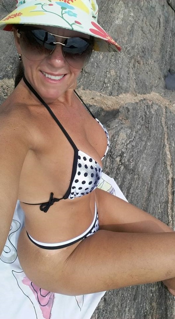 Foto 1 do Conto erotico: como comi a tia intereceita e gostosa da minha ex namorada parte 2 marcando o encontro