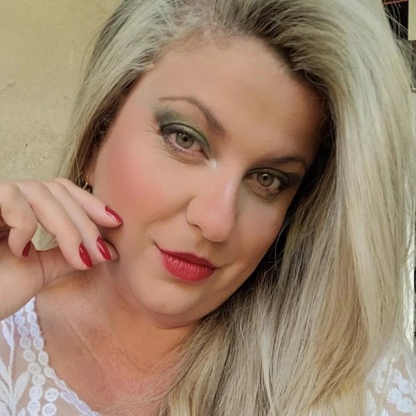 Foto 3 do Conto erotico: a esposa boa da para o chefe do marido parte 1