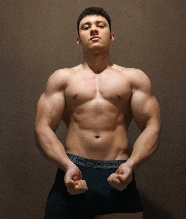 Foto 3 do Conto erotico: Moleque alfa - um conto findom Parte 2