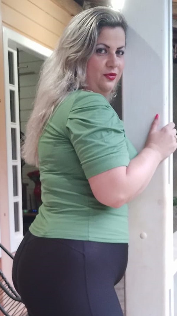 Foto 5 do Conto erotico: a esposa boa da para o chefe do marido parte 1