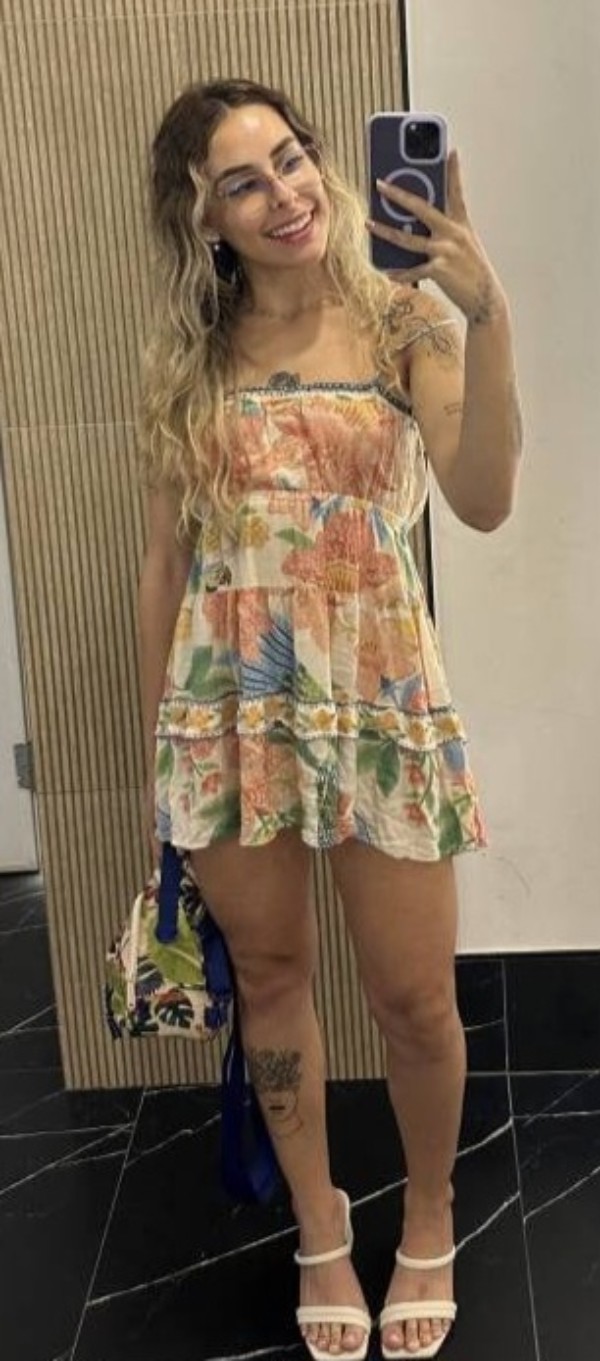 Foto 1 do Conto erotico: A Jovem GP de Luxo e o Velhinho Chupador de Buceta