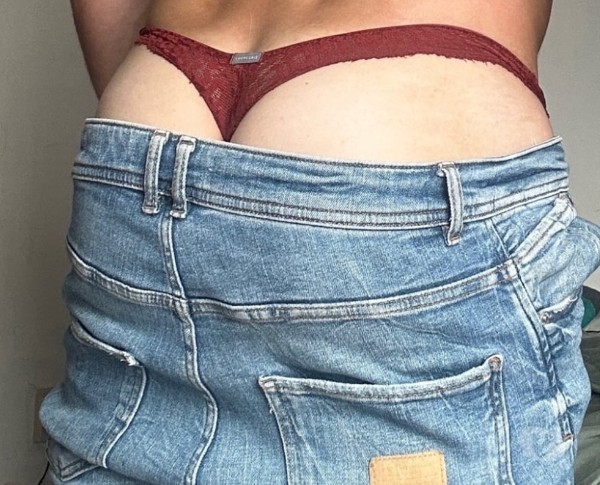 Foto 1 do Conto erotico: Mamei um desconhecido, usando a calcinha da minha esposa