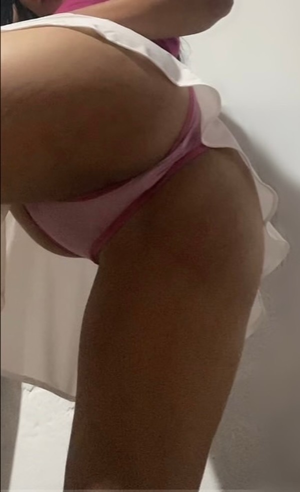 Foto 1 do Conto erotico: Dei meu rabinho para o amigo do meu corno