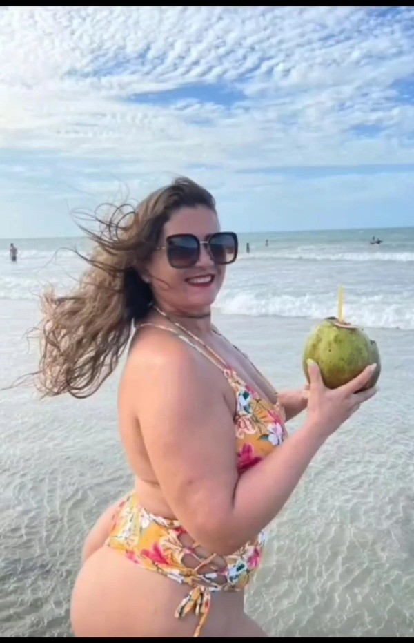 Foto 2 do Conto erotico: Meu marido adora ver eufodindo com meu pai