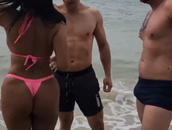 Foto 3 do Conto erotico: Parte 2 Visita do primo cuckold e sua esposa deliciosa oriental