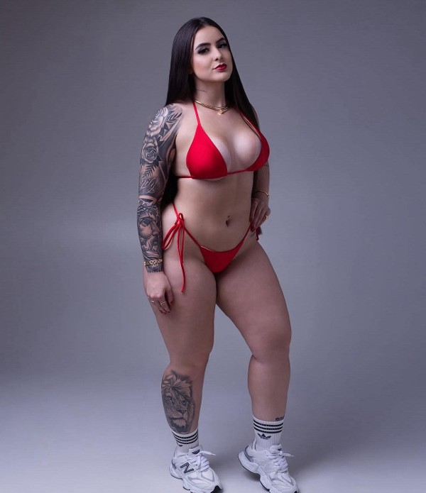 Foto 3 do Conto erotico: TEMA - JHU GHE - 128 - A CHARMOSA CAP. ANDREIA - UM ALMOÇO DELICIOSO.