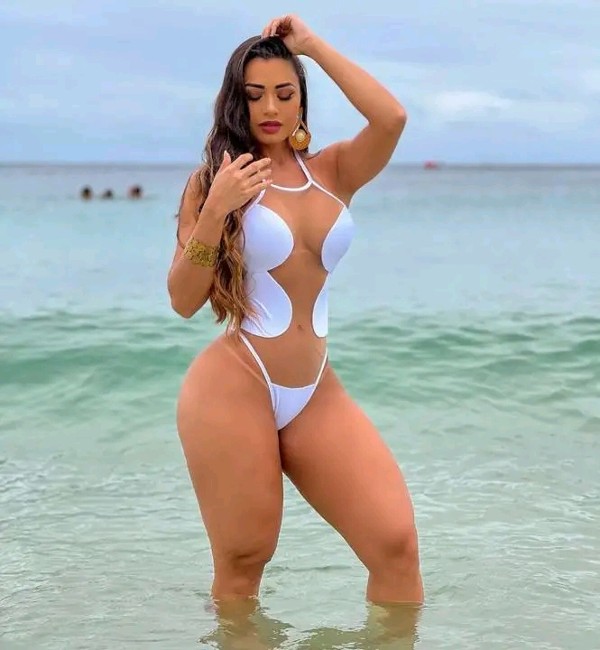 Foto 4 do Conto erotico: TEMA - JHU GHE - 128º - A LINDA VIVIANNE