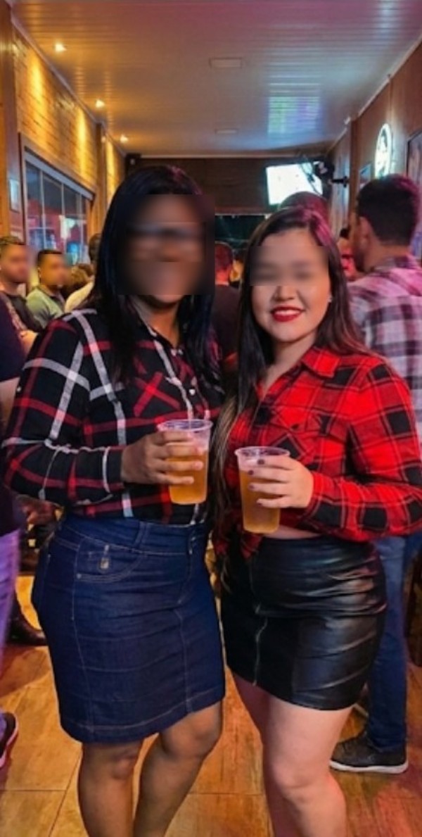 Foto 1 do Conto erotico: Noite mulheres e xixi