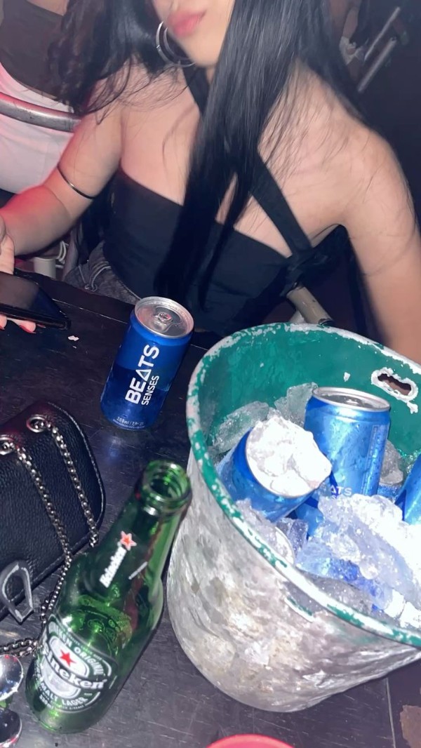 Foto 1 do Conto erotico: O que elas não fazem por dinheiro... - A degradação final