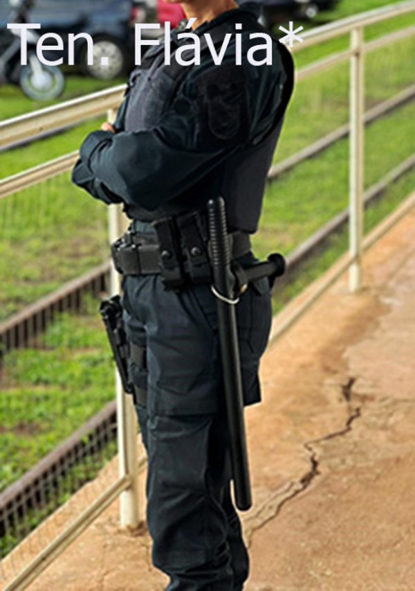 Foto 2 do Conto erotico: A Policial Militar me comeu com o seu enorme cassetete e sua automática!