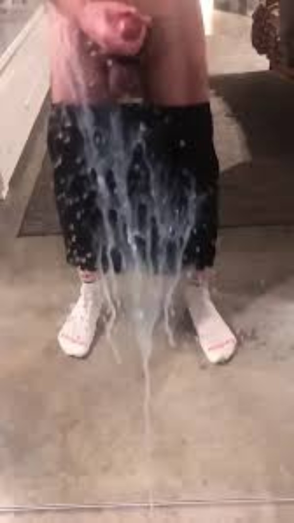 Foto 3 do Conto erotico: Tesão Descontrolado: Gozo no Espelho, Jatos de Porra Quente