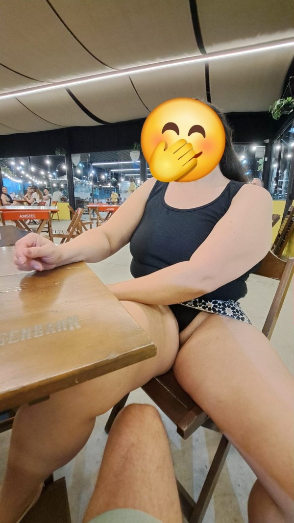 Foto 3 do Conto erotico: Atiçando o garçom atencioso