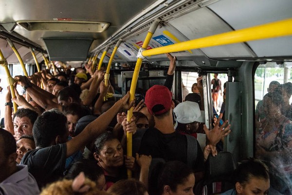 Foto 1 do Conto erotico: Encoxando a coroa do bundao