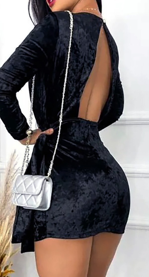 Foto 1 do Conto erotico: Vizinho me flagrou montada de mulher na madrugada e tive que dar muitooooo para ele!!!