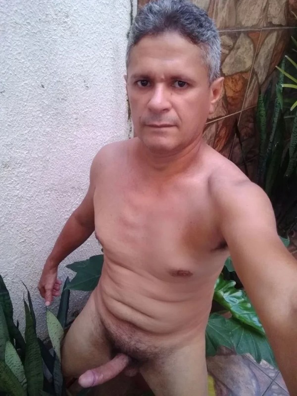 Foto 1 do Conto erotico: Kiko o pai da minha amiga