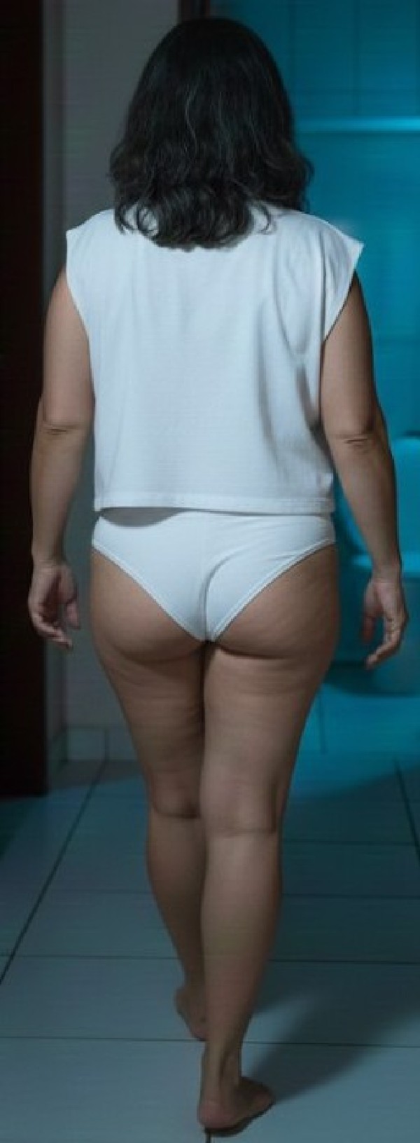 Foto 2 do Conto erotico: Dormir com mulheres de calcinha e camiseta