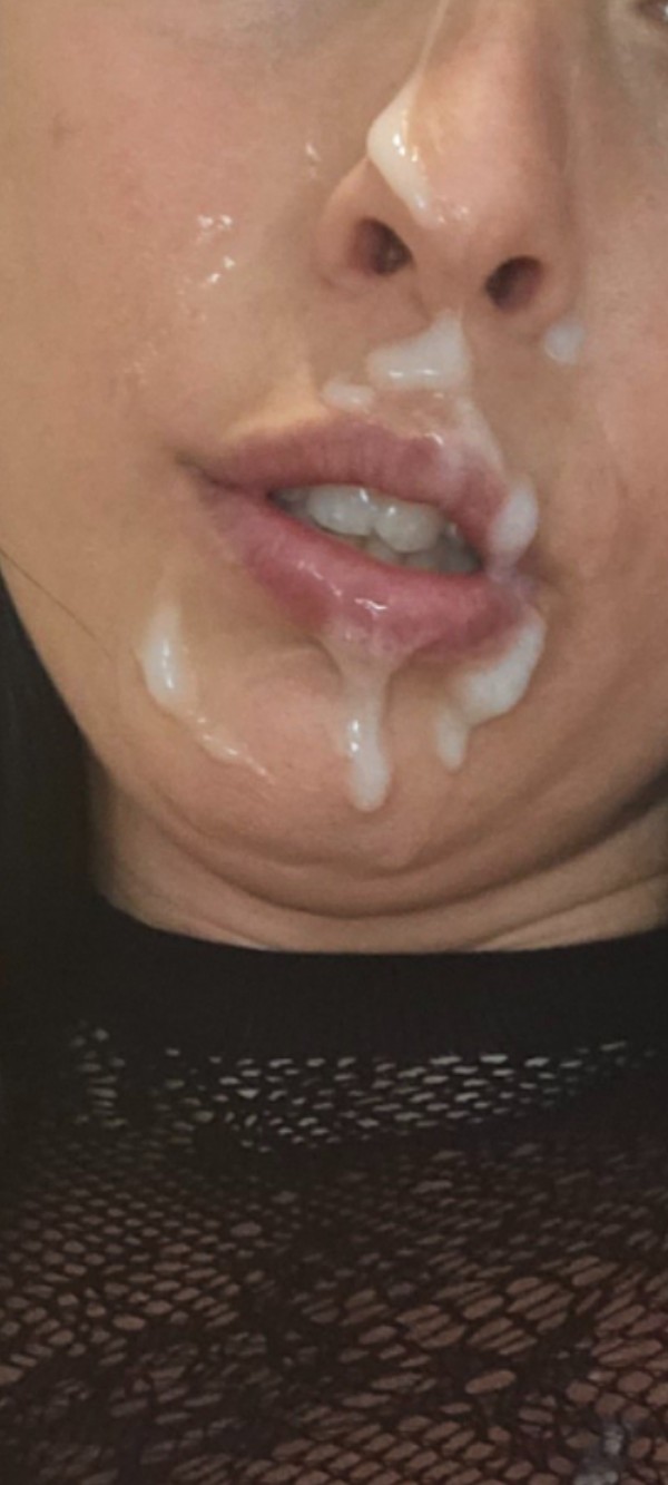 Foto 4 do Conto erotico: A nossa amiga apareceu depois de semanas com um amigo aqui em casa hoje