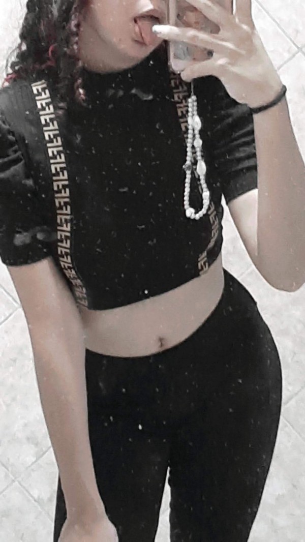 Foto 1 do Conto erotico: dia que eu comi minha entiada no carro na estrada de terra