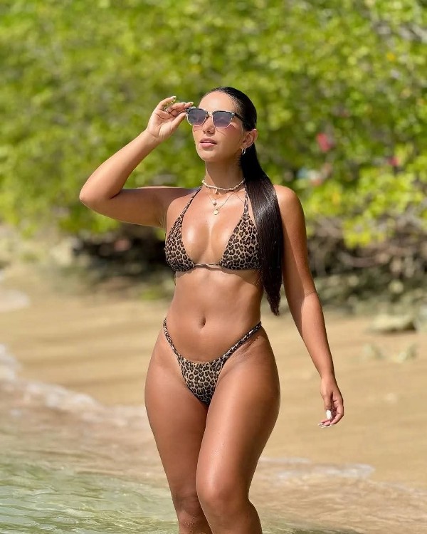 Foto 1 do Conto erotico: TEMA - JHU - 134º V - A DIVERTIDA REUNIÃO EM FAMÍLIA