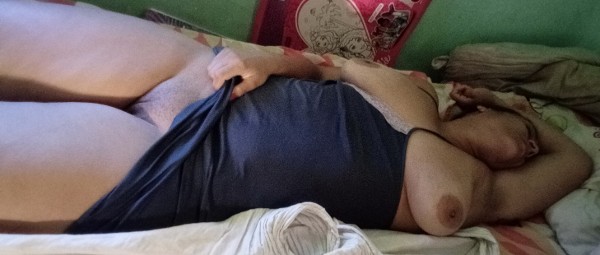 Foto 2 do Conto erotico: Acabei deixando meu filho de 15 anos se punhetar vendo a mãe dormir nua - parte 5(ela punhetou ele?)