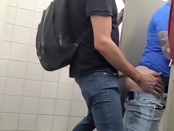 Foto 3 do Conto erotico: No box com o caminhoneiro