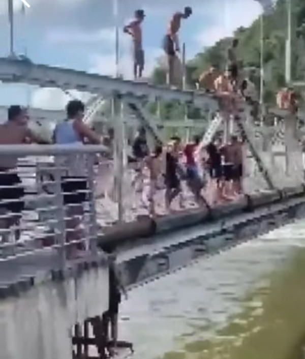 Foto 1 do Conto erotico: Minha esposa , fantasiando um novinho