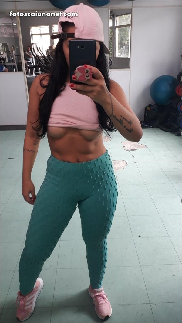 Foto 1 do Conto erotico: Meu vizinho perveteu minha esposa parte 2