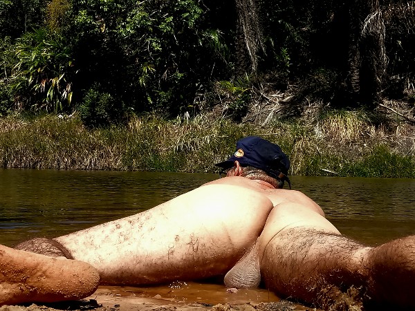 Foto 1 do Conto erotico: Amigo do marido parte 2