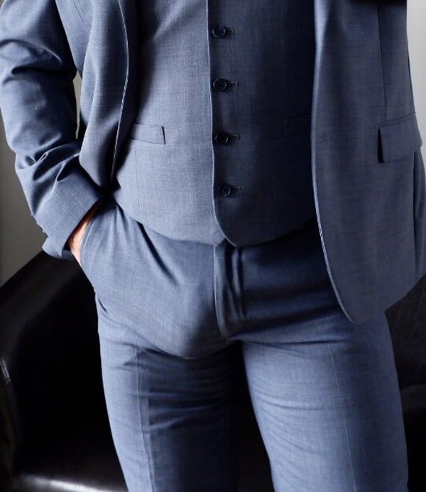 Foto 1 do Conto erotico: Mamei o Chefão durante a reunião