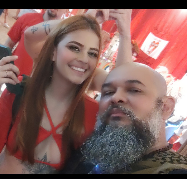 Foto 2 do Conto erotico: Colosso de Desejo