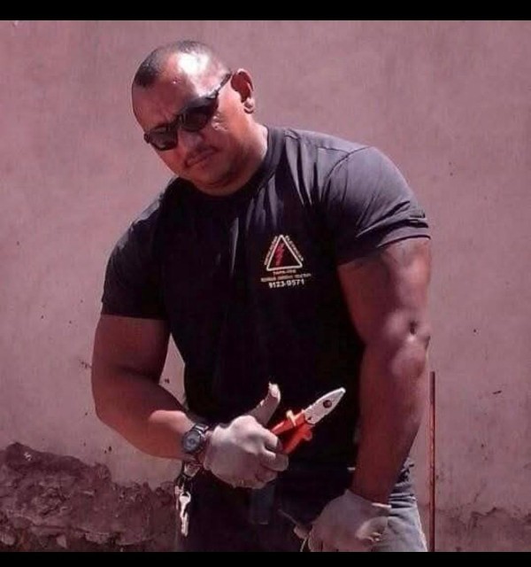 Foto 1 do Conto erotico: No Banheiro com o Hospede do Hotel