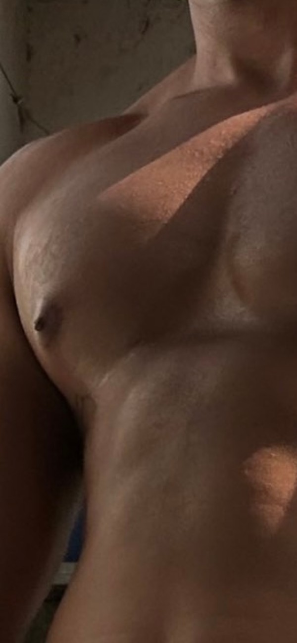 Foto 1 do Conto erotico: Garçom - a fod4 mais intensa