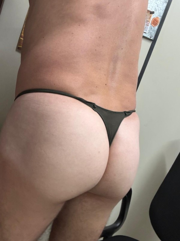 Foto 4 do Conto erotico: No escritório de calcinha