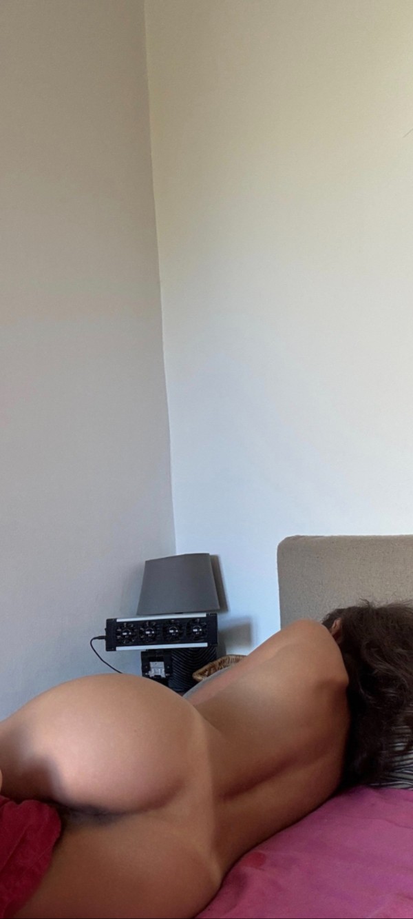 Foto 1 do Conto erotico: Esso viajando comendo puta e eu aqui com saudades