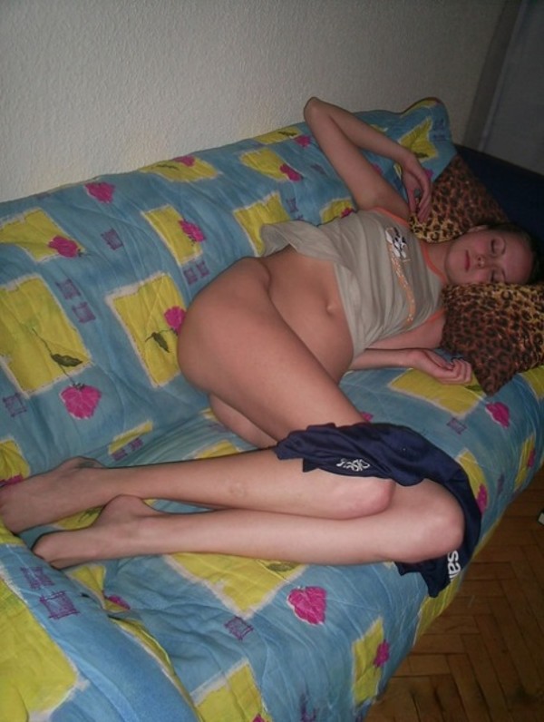 Foto 1 do Conto erotico: Buceta Virgem Destruída