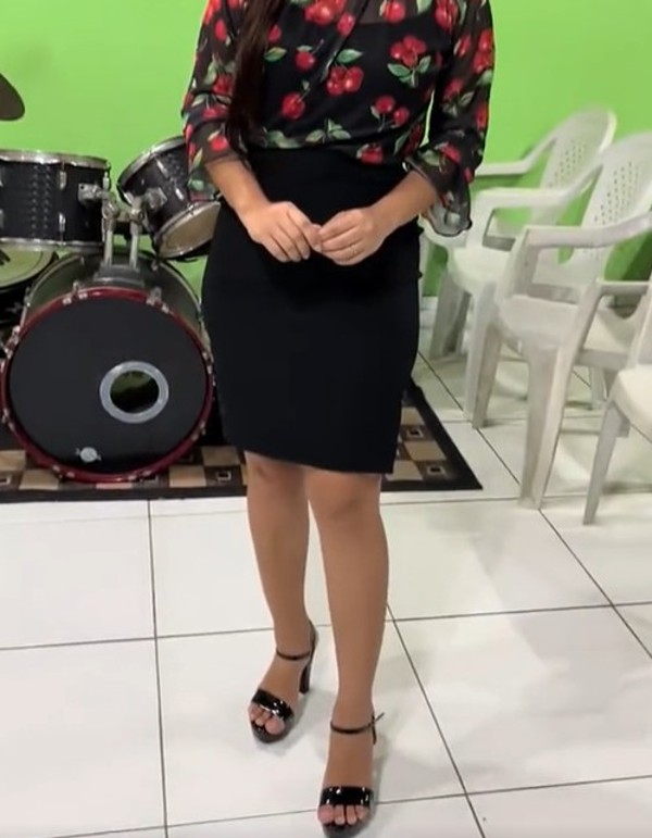 Foto 1 do Conto erotico: CRENTE DO RABO QUENTE: NOSSA EMPREGADA