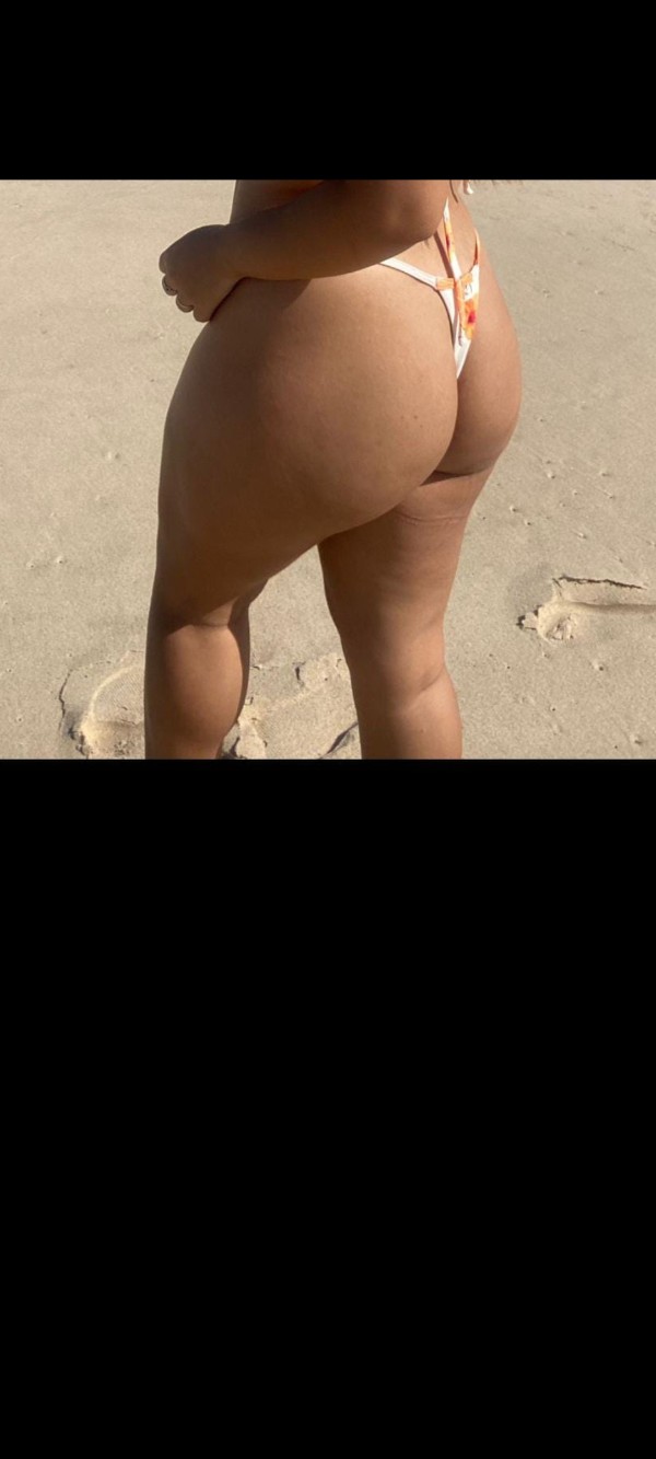 Foto 1 do Conto erotico: Minha noiva putinha na praia !