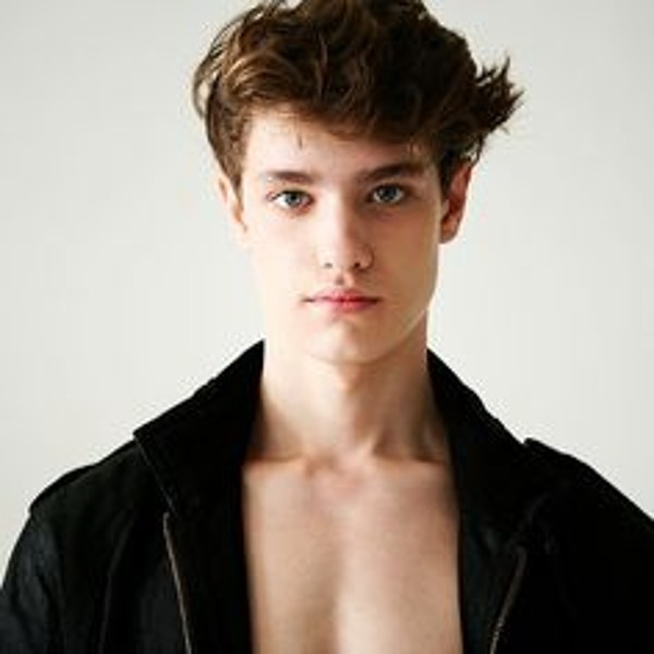 Foto 3 do Conto erotico: Novinho cai nas mãos de mafioso e vira michê