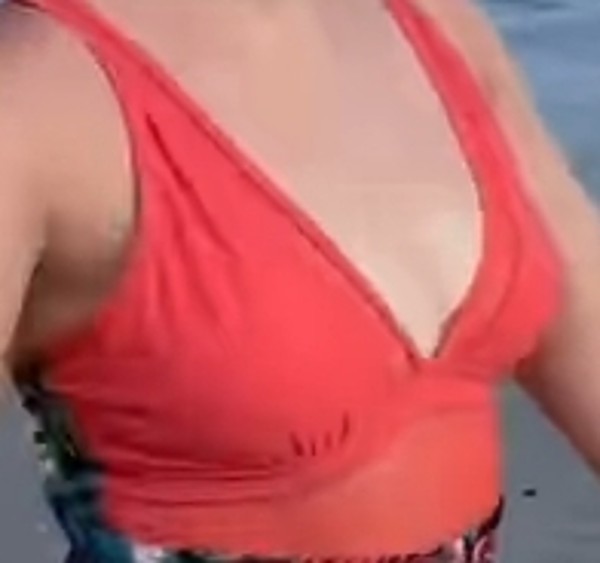 Foto 1 do Conto erotico: Primeira vez na praia parte 2