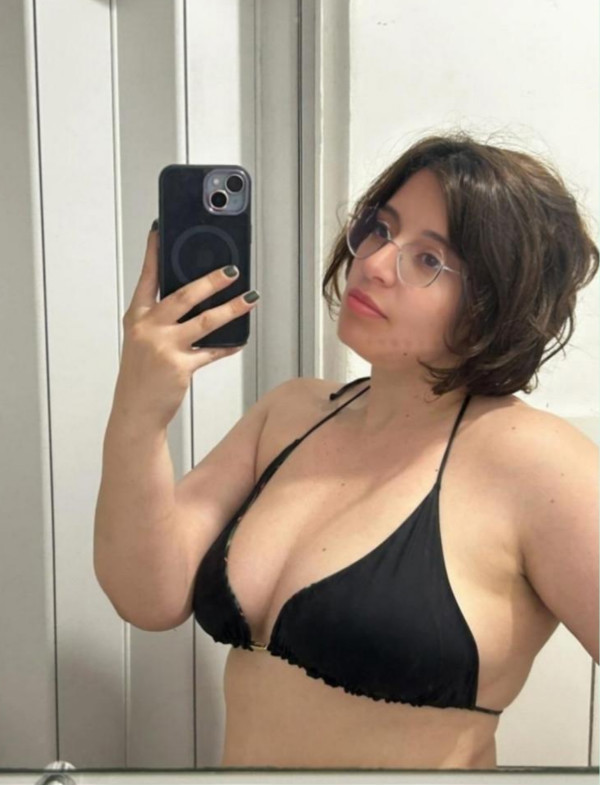 Foto 1 do Conto erotico: Fizeram de puta e vazaram a minha namorada pros meus amigos