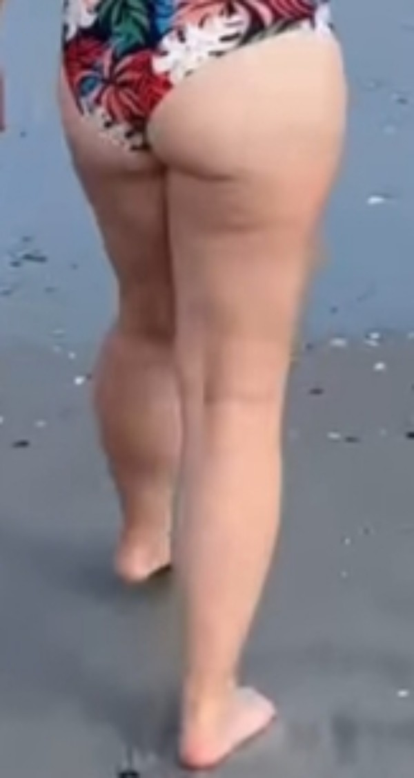 Foto 2 do Conto erotico: Primeira vez na praia parte 2