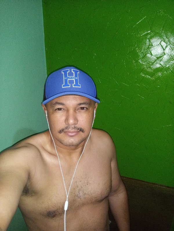 Foto 4 do Conto erotico: Comendo a mulher do corninho e meu amigo de trabalho.