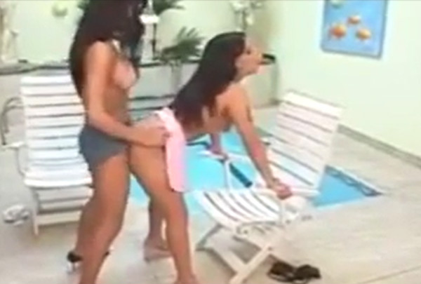 Foto 1 do Conto erotico: Ela, as trans, a amiga delas e eu