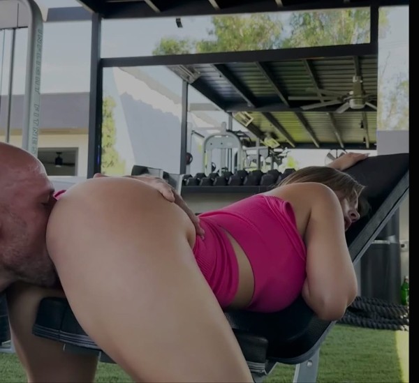 Foto 2 do Conto erotico: Malhando pesado!