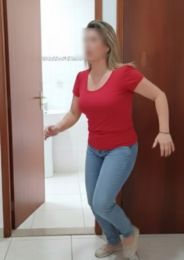 Foto 2 do Conto erotico: Um com Xixizinho dela no banheiro antes da transa