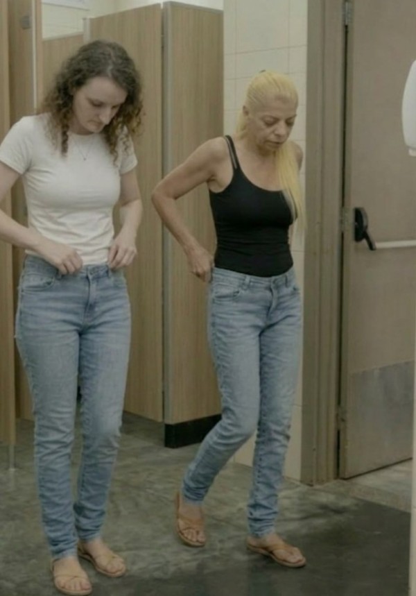 Foto 4 do Conto erotico: Minhas mijonas favoritas no banheiro